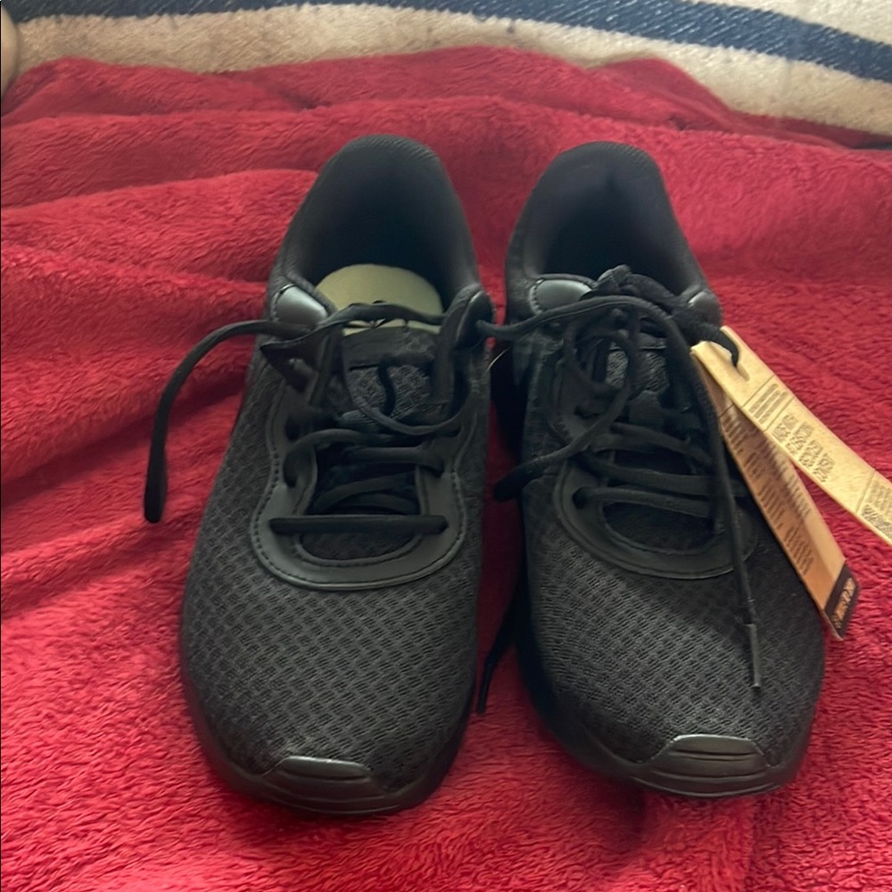 Nike Tanjun move to zero shoes